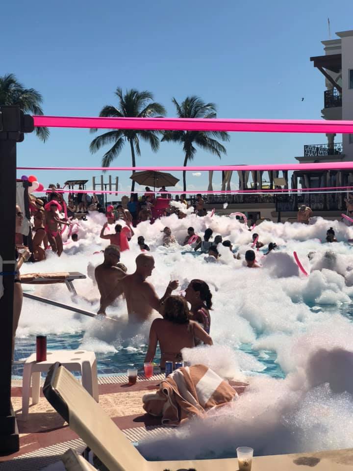 Hilton Playa Del Carmen, All-Inclusive foam party