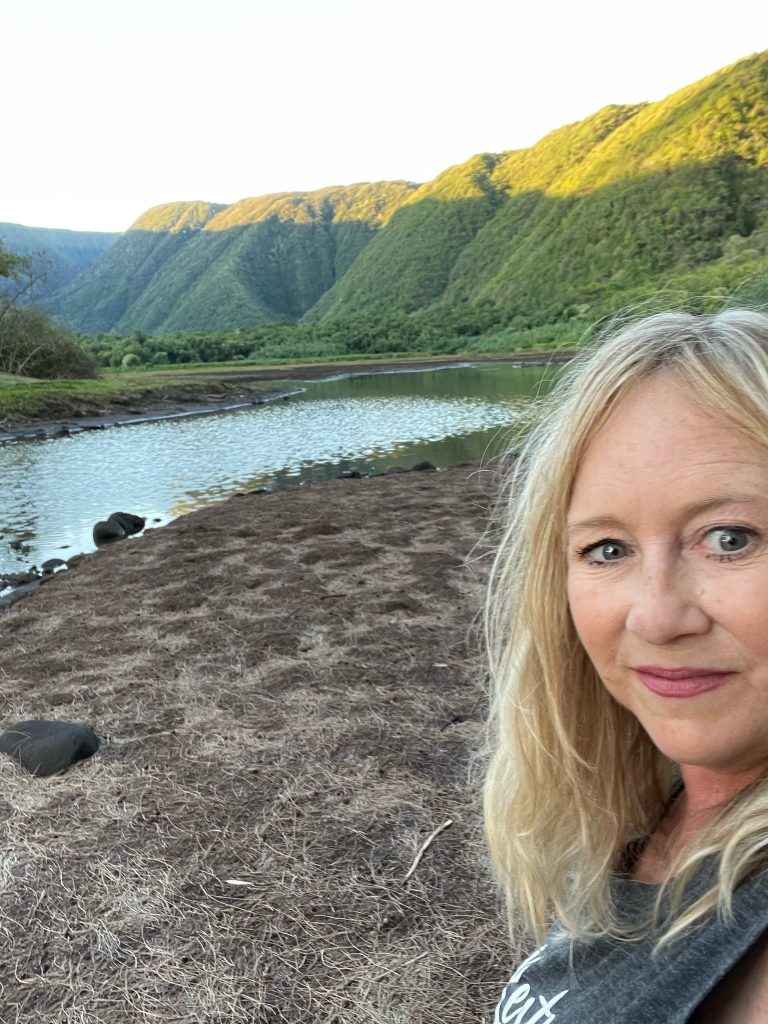 Beautiful valley at the bottom of Pololu Valley Trail 