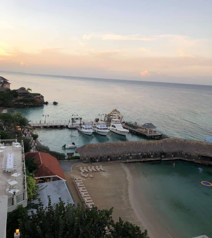 Sandals Ochi beach and boats